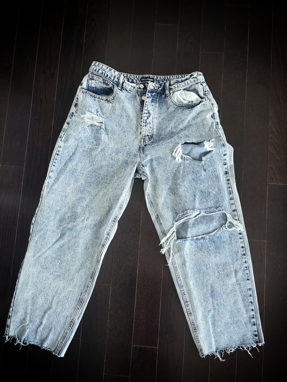 PrettyLittleThing Light Blue Distressed Straight Leg acid waah Jeans